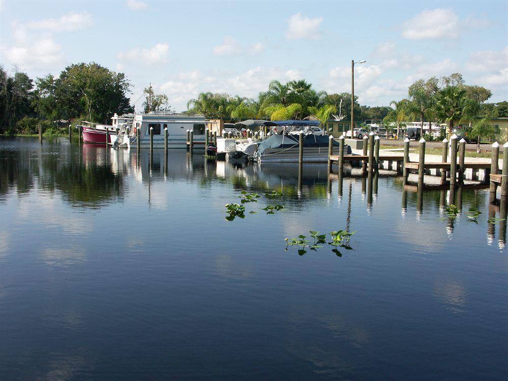 Big River Marina & Lodge Astor Extérieur photo