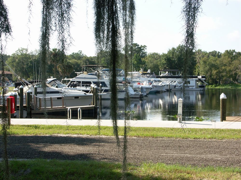 Big River Marina & Lodge Astor Extérieur photo