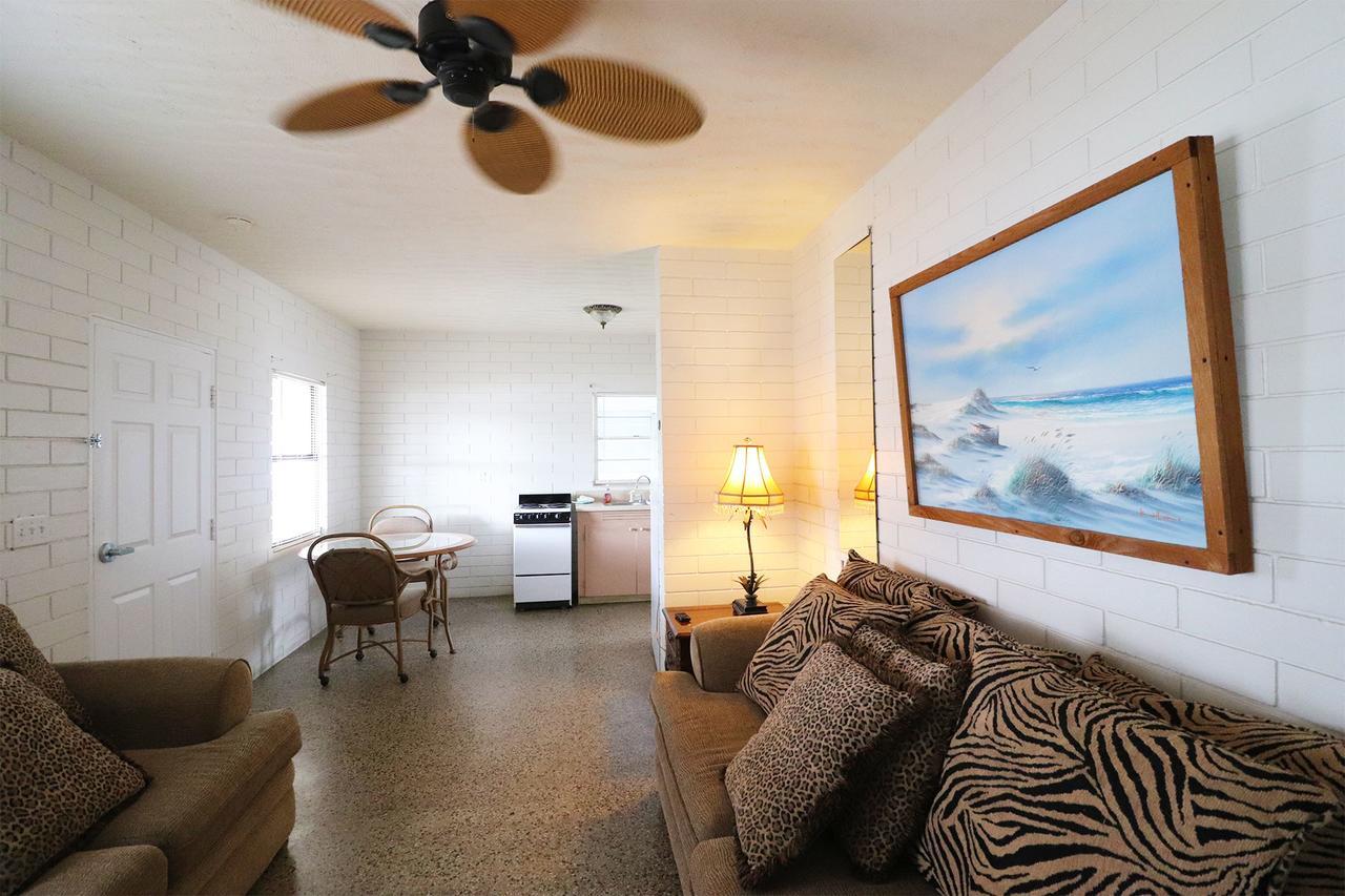 Big River Marina & Lodge Astor Extérieur photo